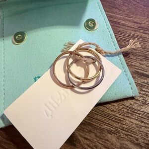 Elegant Tri-Color Interlocking Fidget Ring